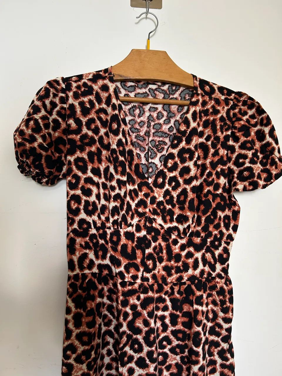 Vestido estampa de onça  - Foto 4