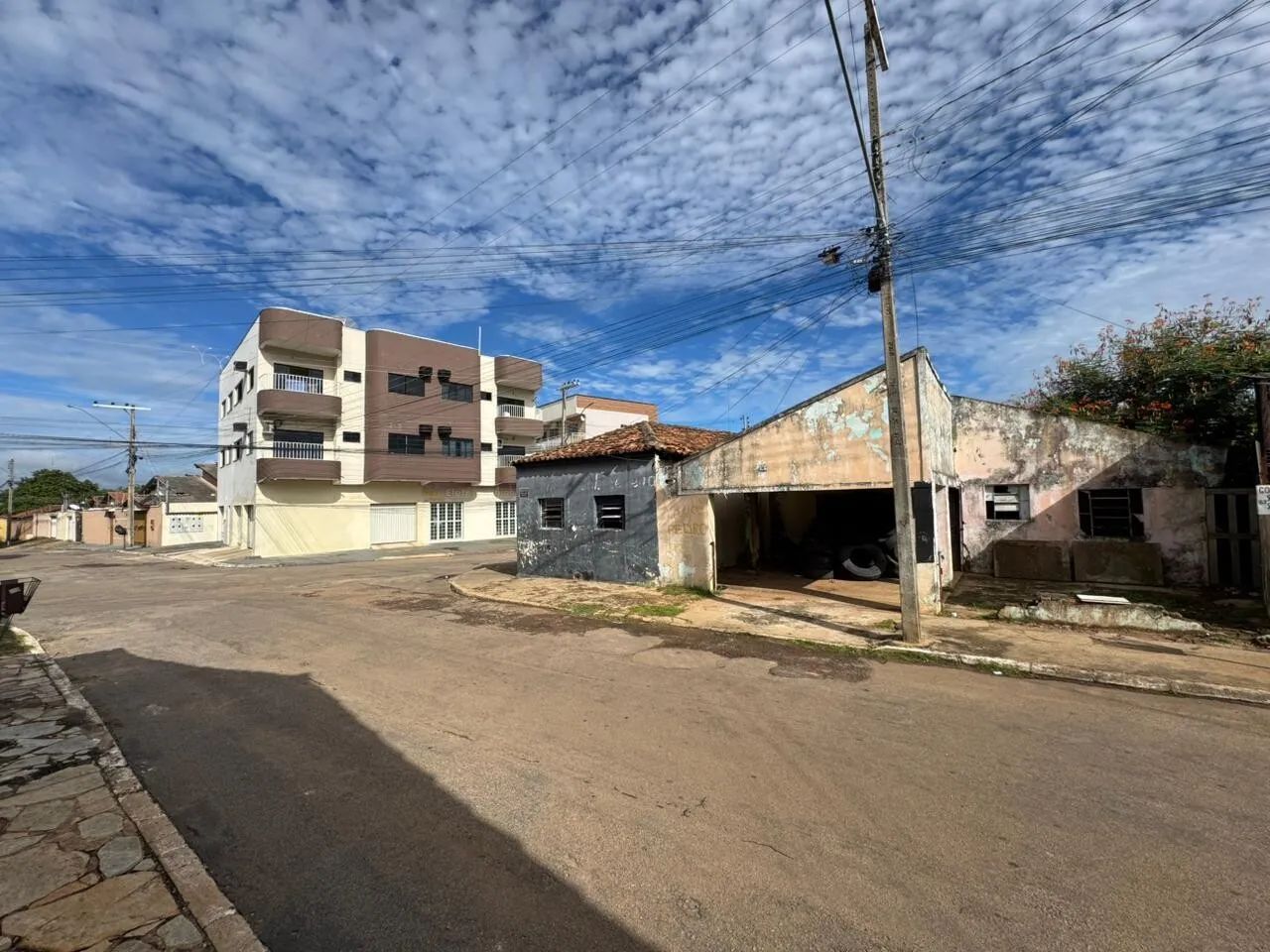 Vendo Terreno com 03 construçoes no Centro de Porto Nacional-TO - Foto 2