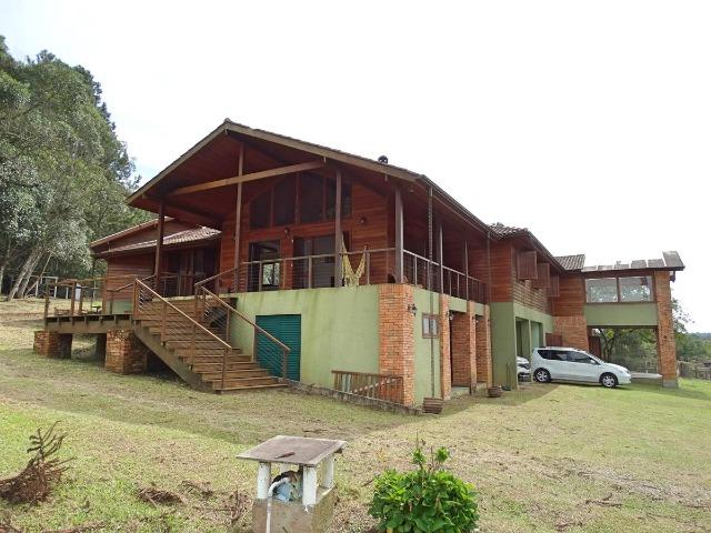Excelente chácara na Contenda c/ 12.100m² c/ casa de 680m²!!