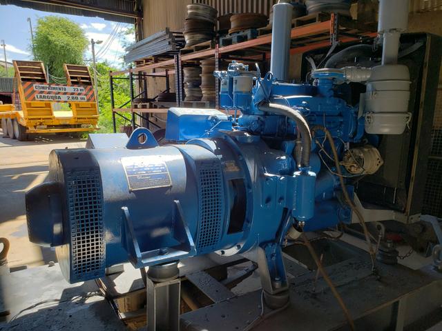 Gerador de 40 KVA com motor Perkins diesel 4 cilindros