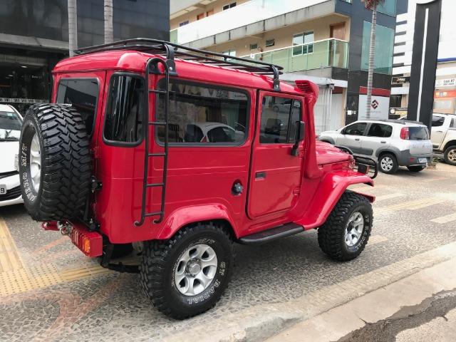 Toyota Bandeirante, vendo, troco por veículo ou imóvel - Foto 5
