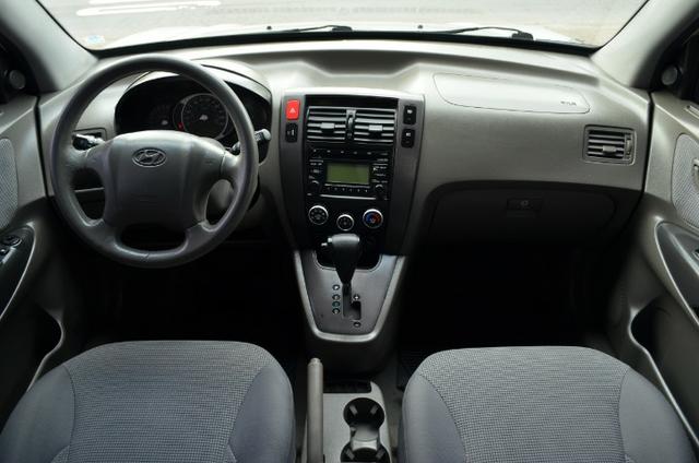 Hyundai Tucson 2.0 gl gasolina automática * completa * pneus novos - Foto 3