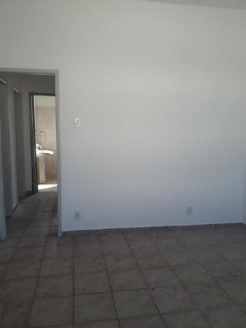 Vende aptº 2/4 com varanda na Vila da Penha - Foto 4