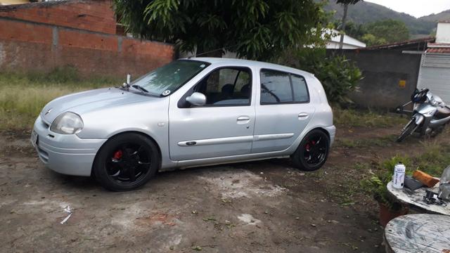 Carro clio