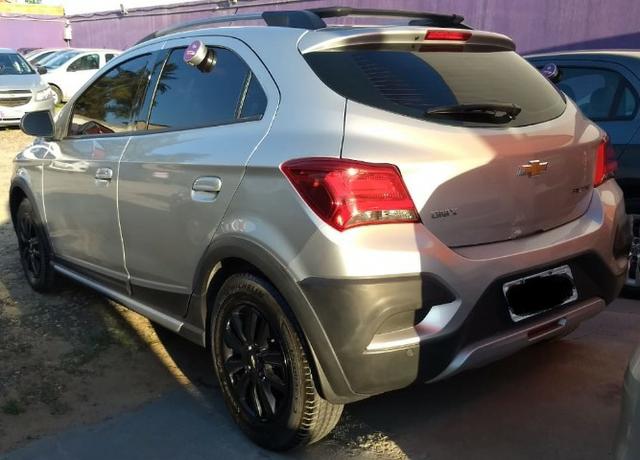 Onix Hatch Activ 1.4 8V Flex - Foto 2