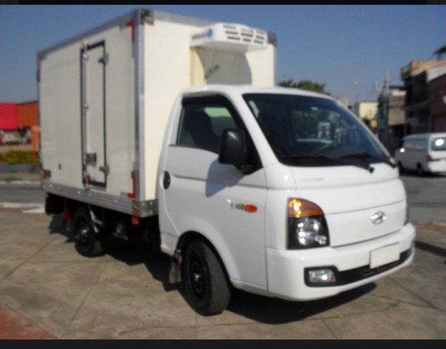 HYUNDAI HR 2.5 HD CAB. CURTA S/ CARROCERIA TCI 2P