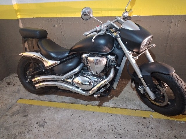 MOTO SUZUKI M800