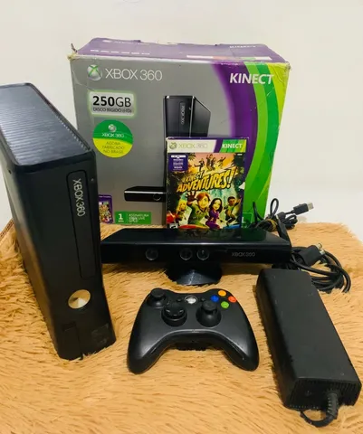 Console Xbox 360 bloqueado/travado 4gb usado com 2 controles e 1 jogo -  Escorrega o Preço