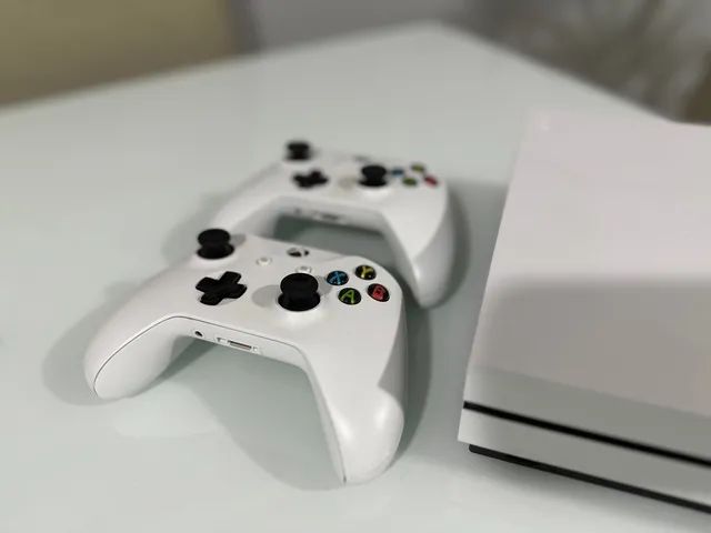 XBOX ONE S 1TB Com Garantia LOJA FABGAMES - Antiguidades - Santa Cruz, Juiz  de Fora 1257160123