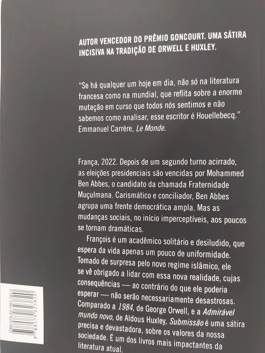 Livro Submissão -  - Foto 2