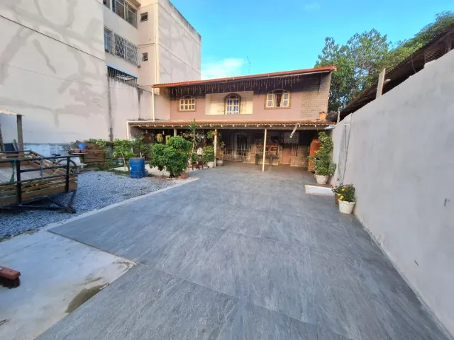 Casa de cima quase beira mar em Piúma ES