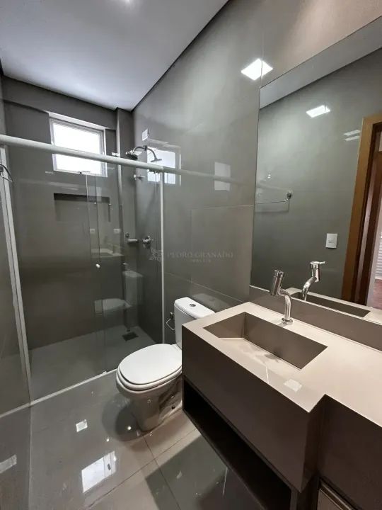 Apartamento de 3 Dormitórios com Suíte e Ar Condicionado para Locação no Centro de Maringá - Foto 10