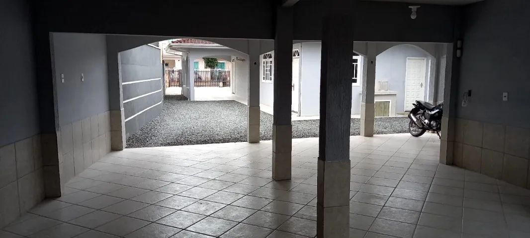 Vendo casa com 4 quartos no Iririú com 1 suíte  - Foto 3