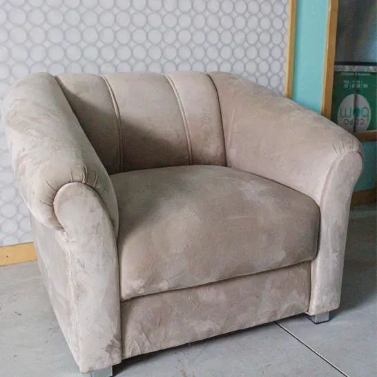 Poltrona Cinza Suede - Foto 2