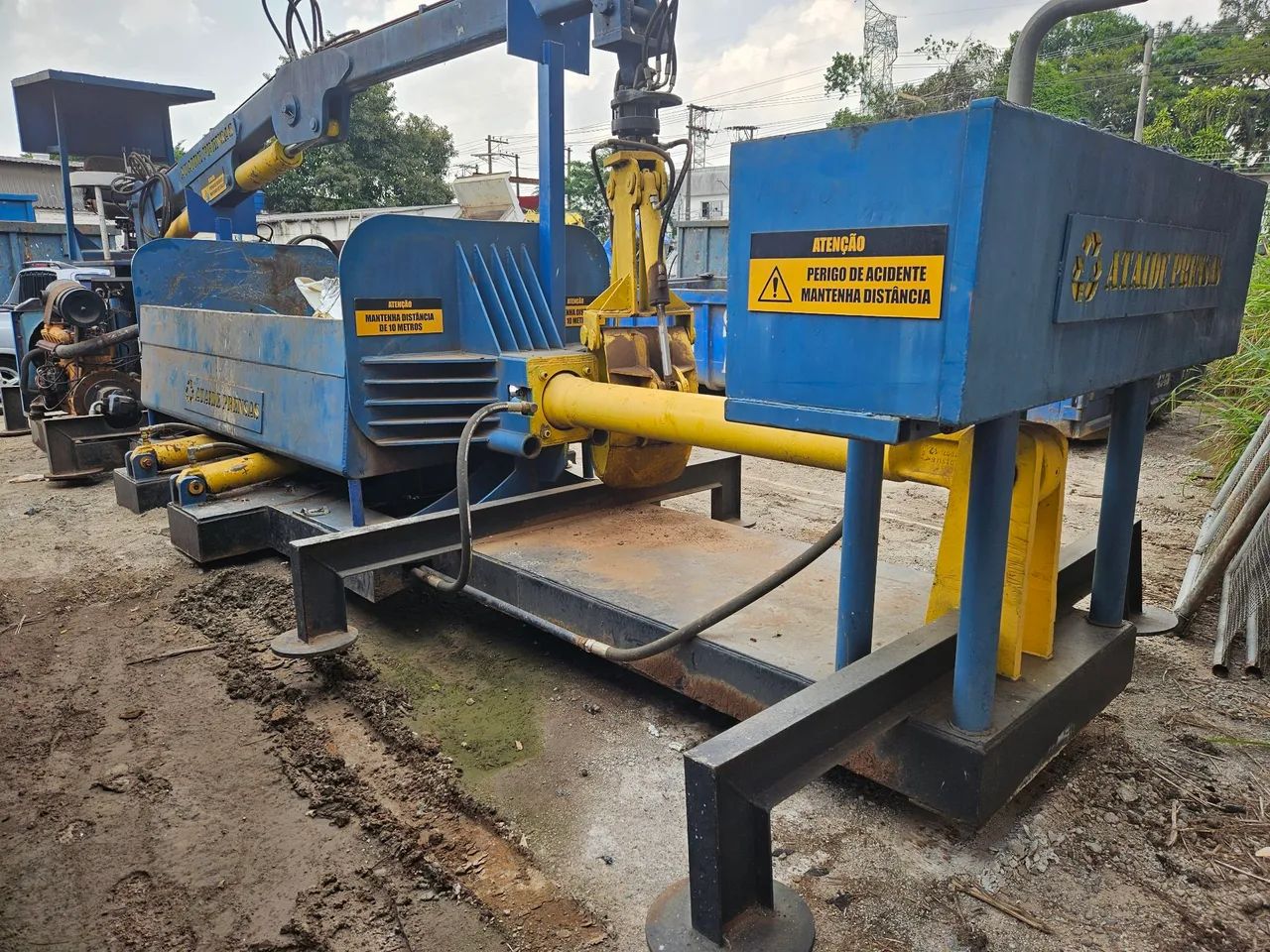 Prensa sucateira móvel 30x30 compactador sucata