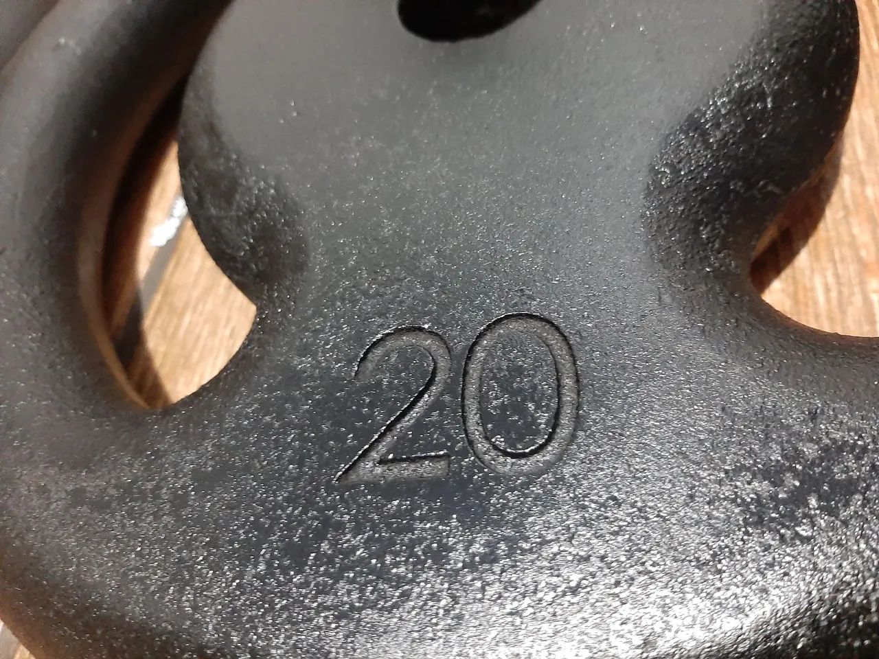 anilhas vazadas ferro maciço de 20kg. 3x sem juros no crédito ? - Foto 2