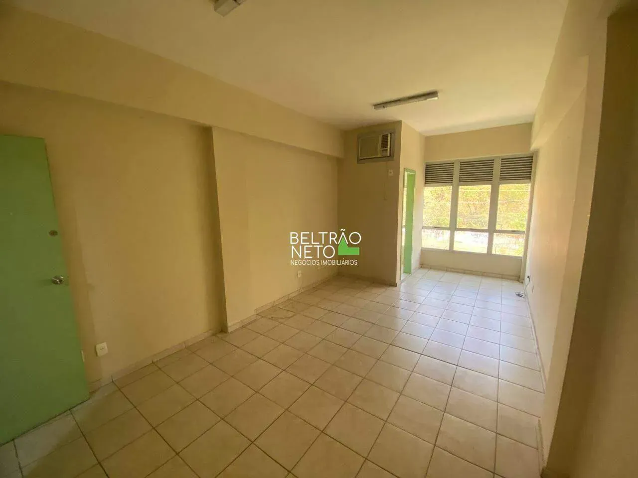 Sala a venda na Avenida Raja Gabaglia- Santa Lúcia