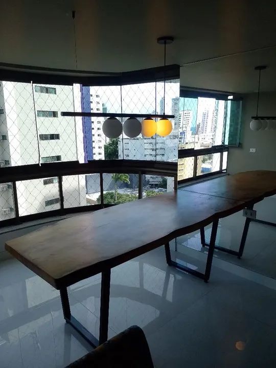 Mesa com pé em Metalon madeira maciça  - Foto 3