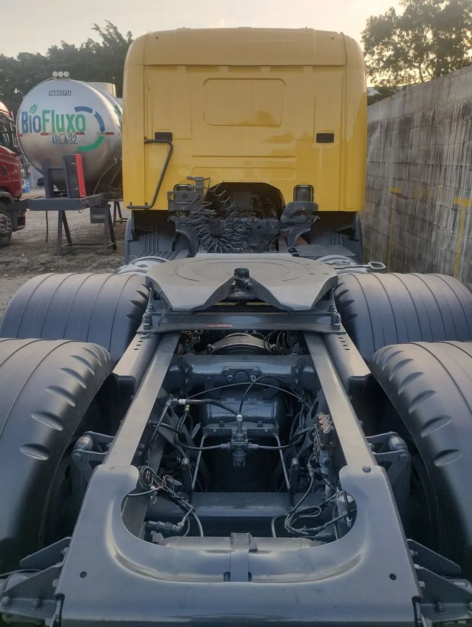 Scania p340 2011/2012 6x2 - Foto 2