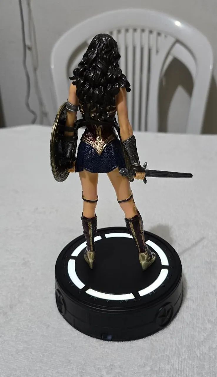 Action figure da Mulher Maravilha  - Foto 2
