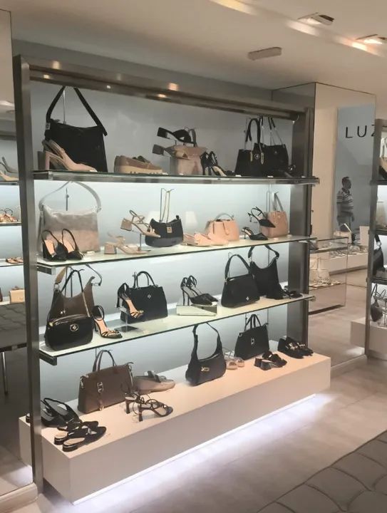 Imperdível, não perca! Belas prateleiras em Inox com base em madeira e iluminação embutida - Foto 4