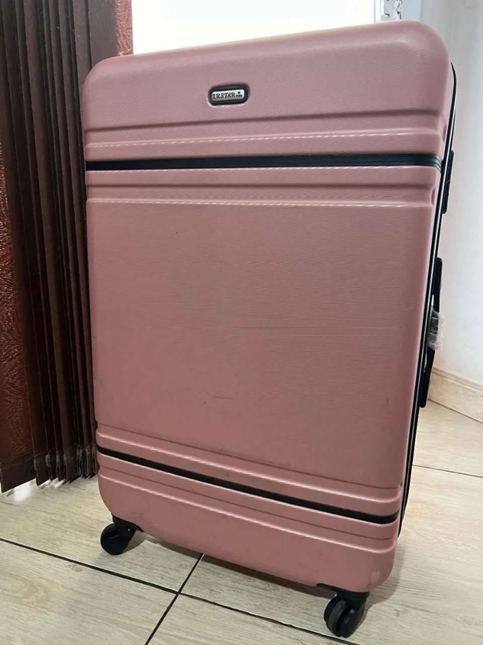 Mala de viagem rosa - Pouco usada