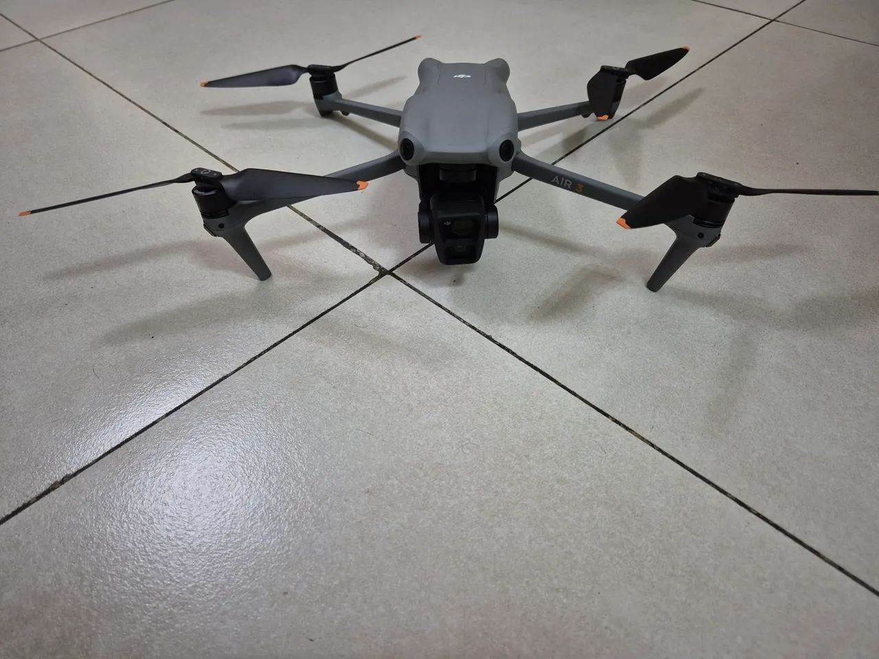 Drone DJI Air 3 - Semi novo - Foto 2