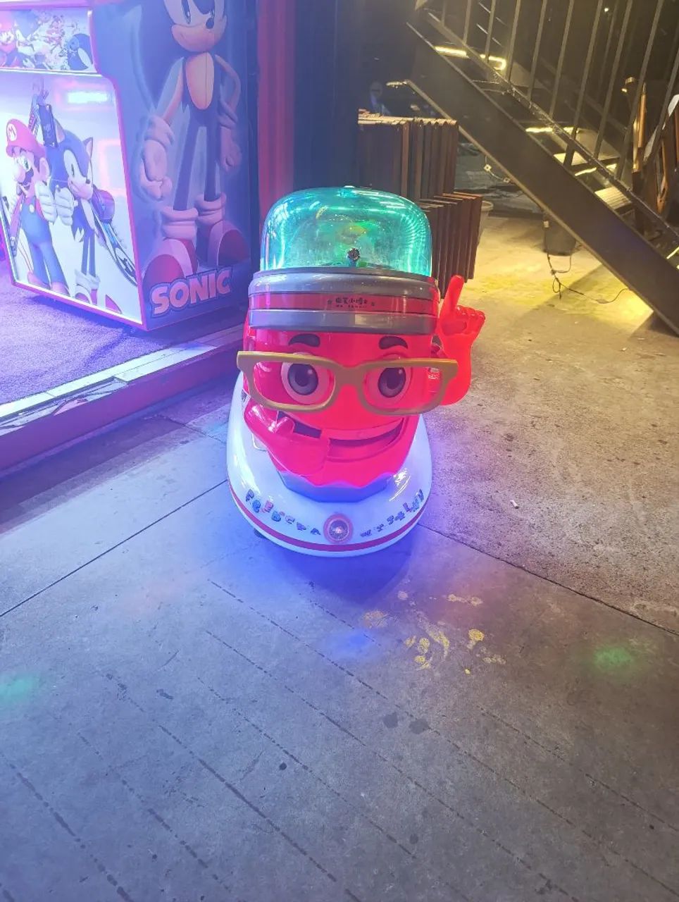 Carrinho de balanço infantil divertido