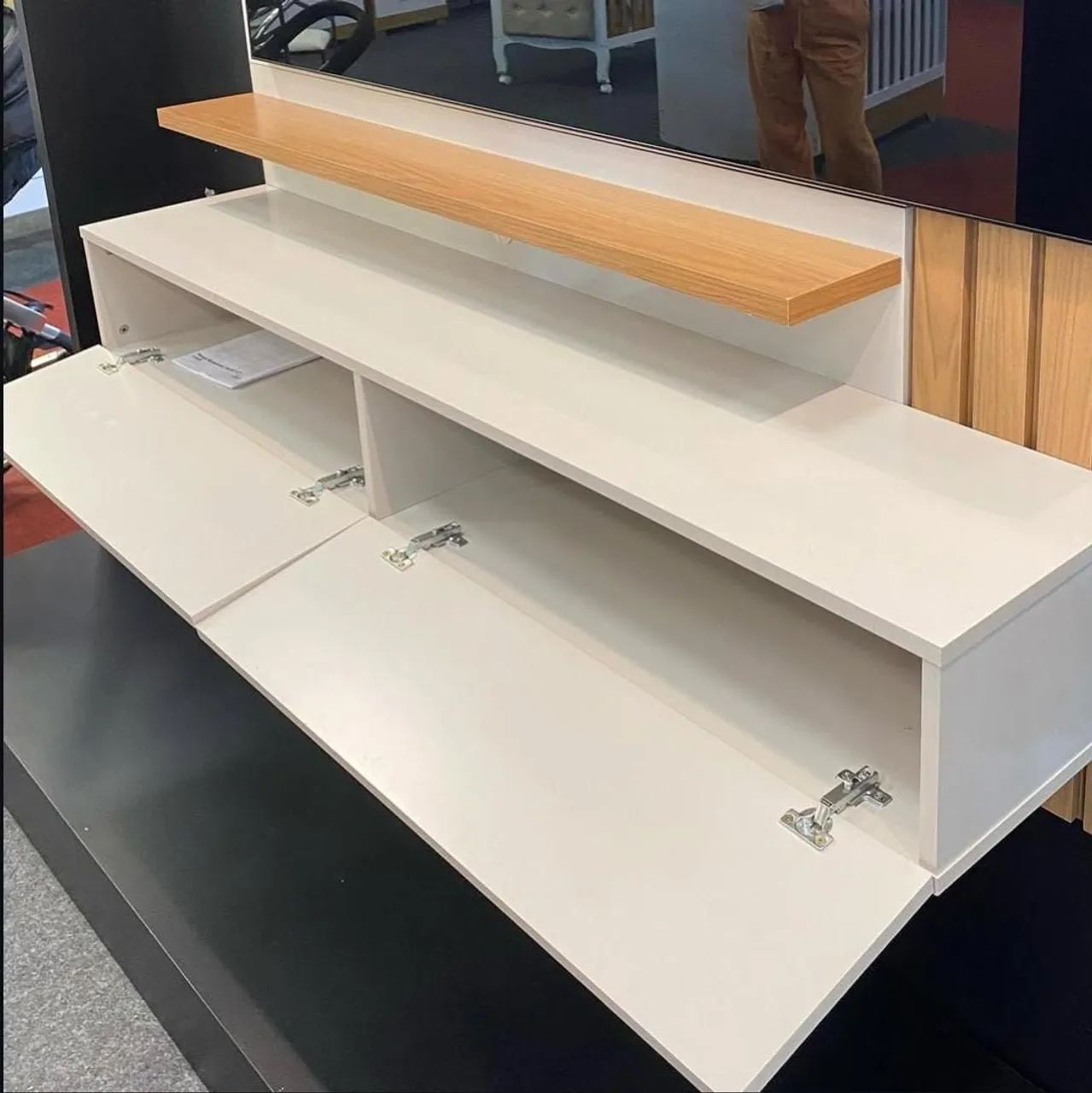 Rack para TV com design moderno - Foto 3