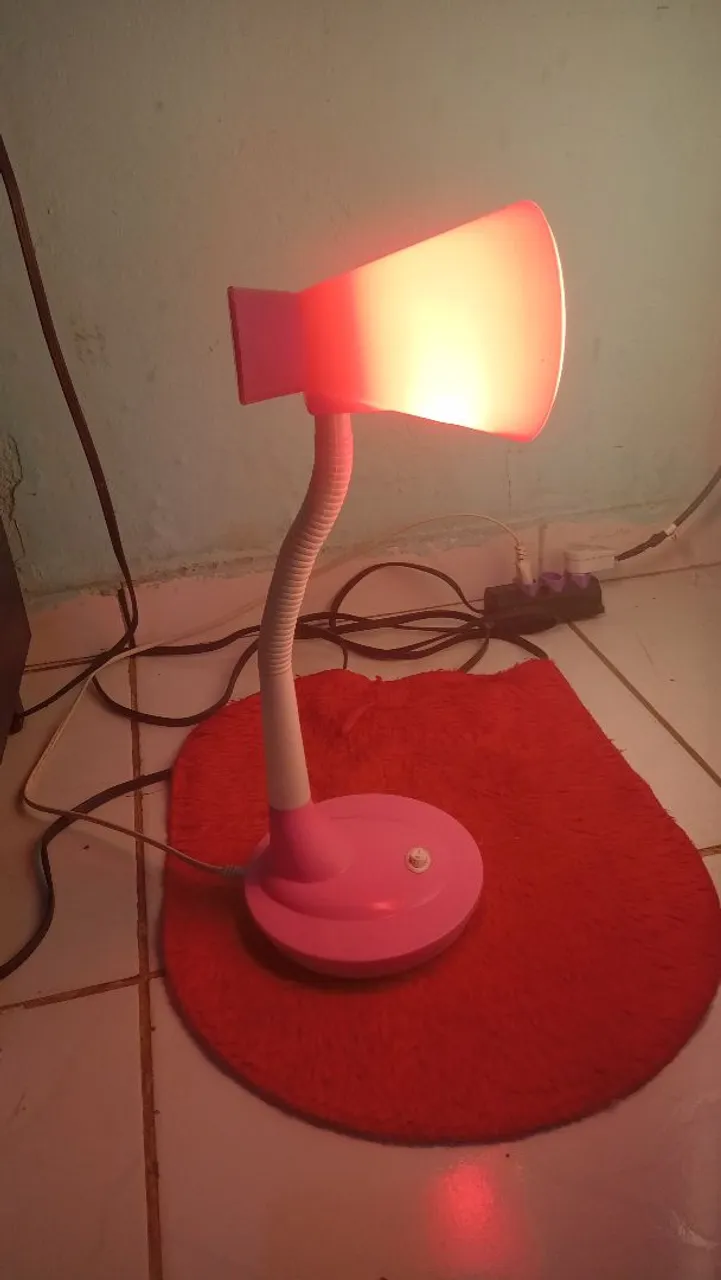 Abajur de mesa rosa