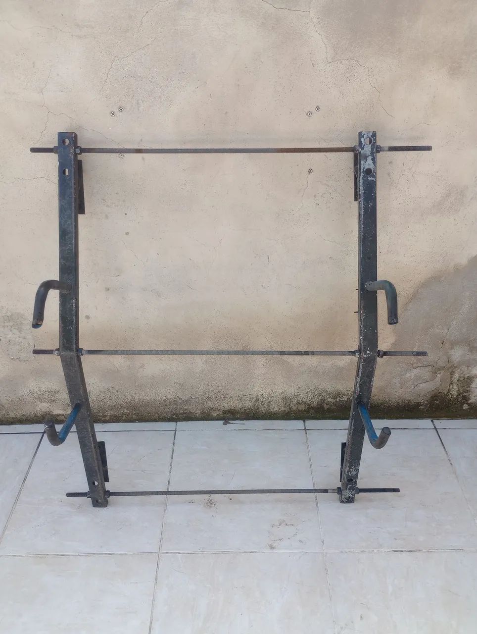 Rack/suporte porta escadas.