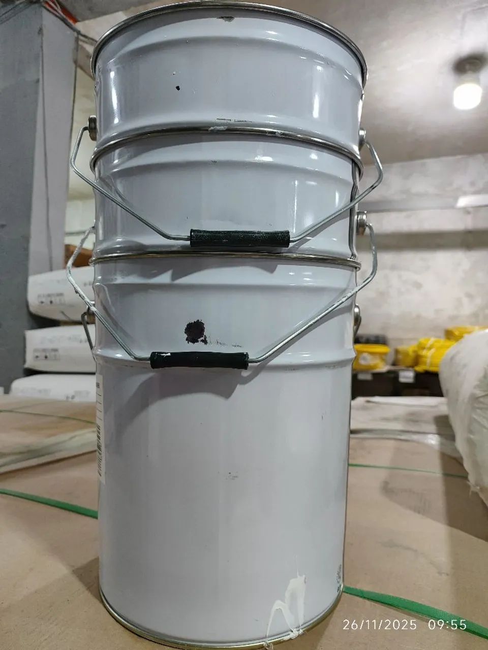 Balde de ferro com tampa64994169605507122