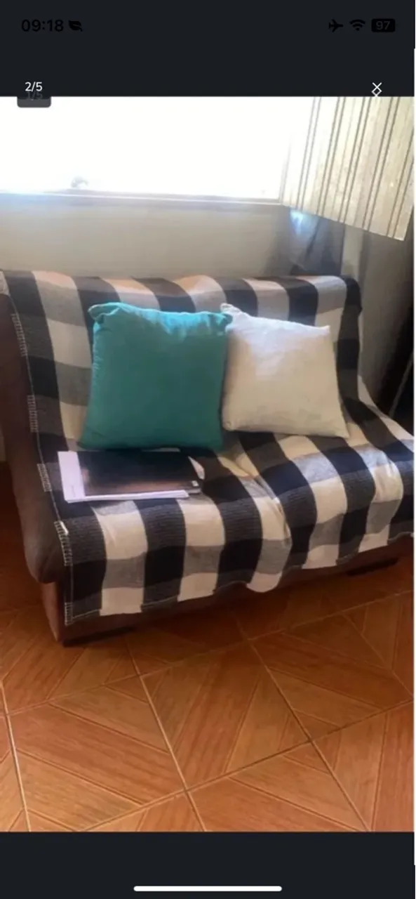 Sofá com 2 lugares e outro sofá cama