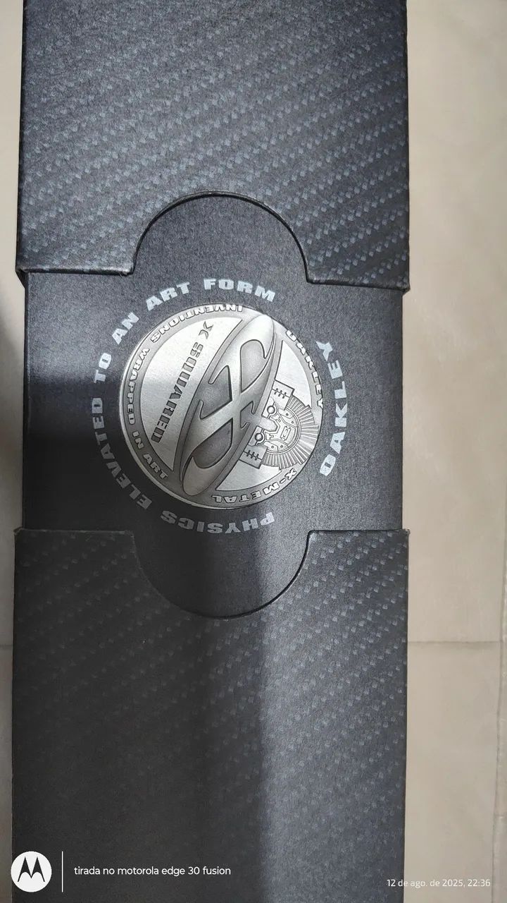 óculos Oakley novo série limitada tenho a 12 ano nunca usei comprei no Estados Unidos  - Foto 5
