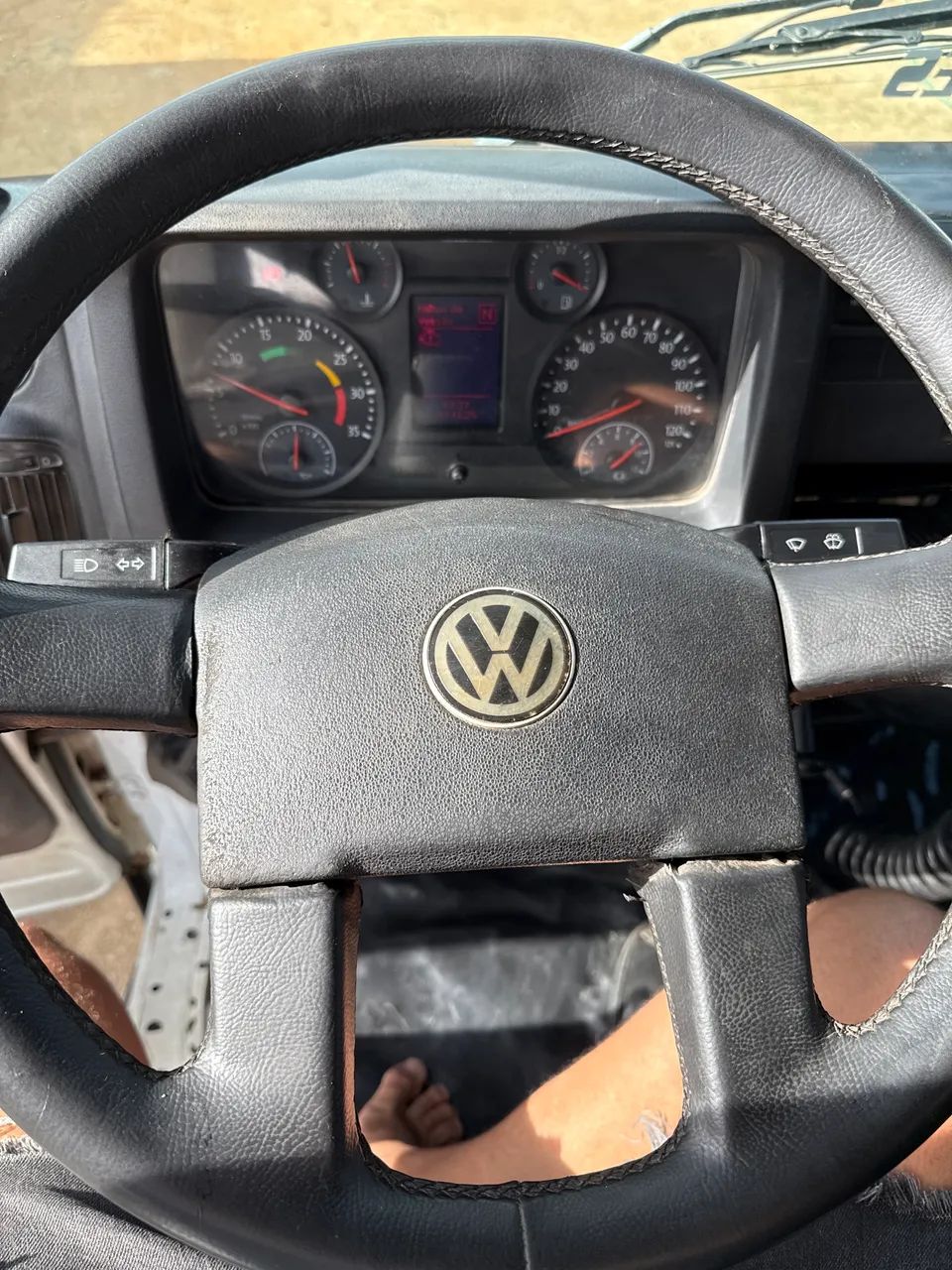 Vendo caminhão baú frio tudo revisado  - Foto 8