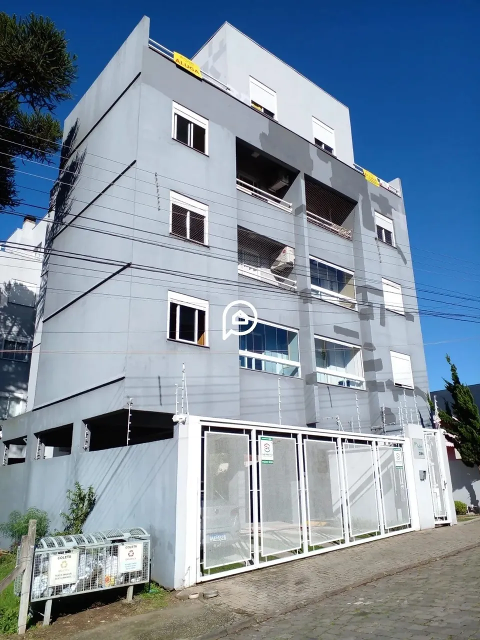 Apartamento com terraço para Aluguel em Caxias do Sul