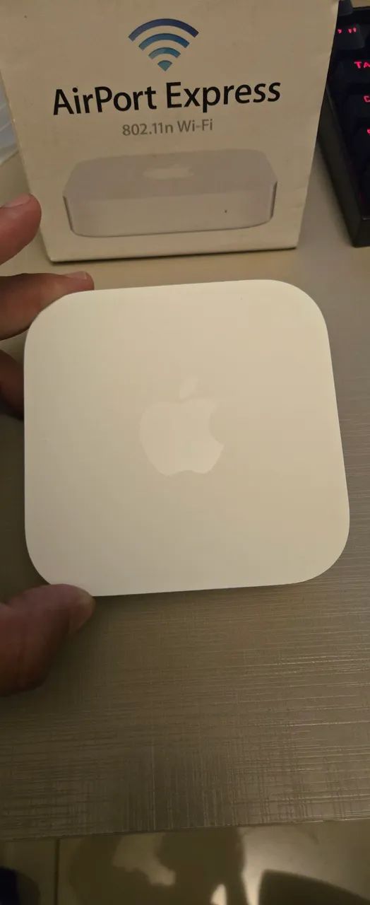 Apple Airport A1392 router in excellent condition64341172851457120