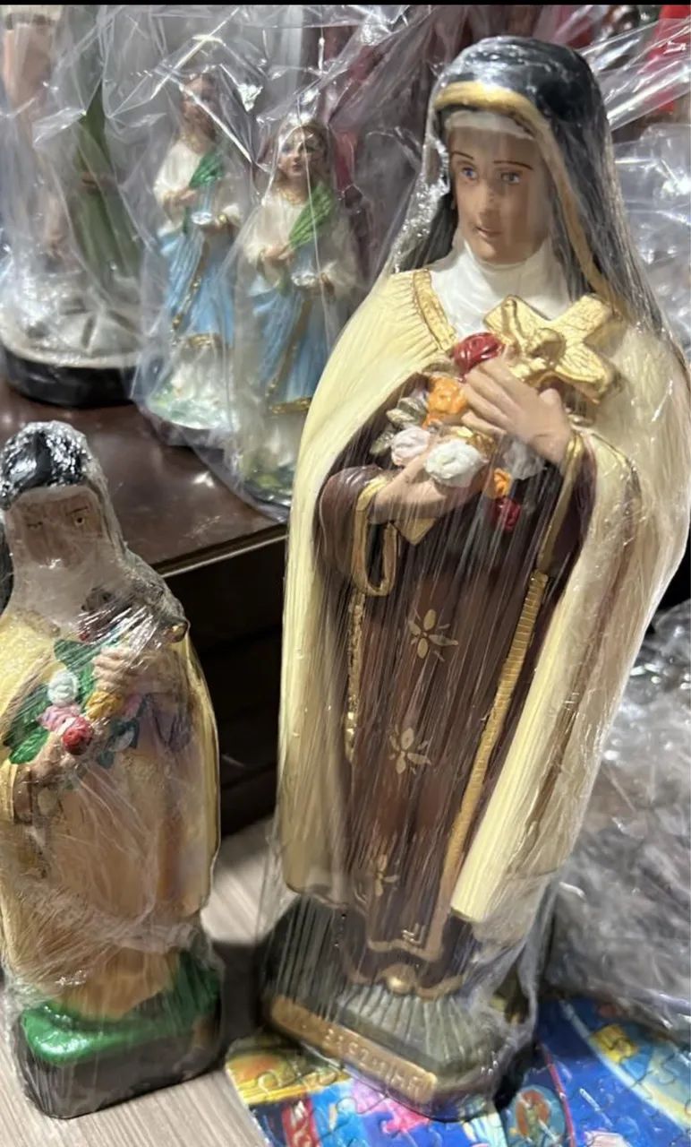 Santa Terezinha com 27cm