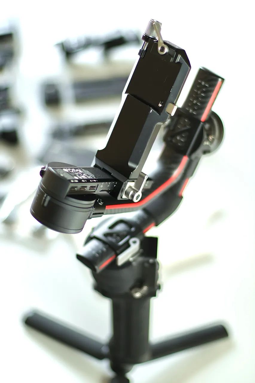 DJI RS2 PRO COMBO 付属品付き Gimbal DJI RS2 Pro Combo | Amazon.com.br