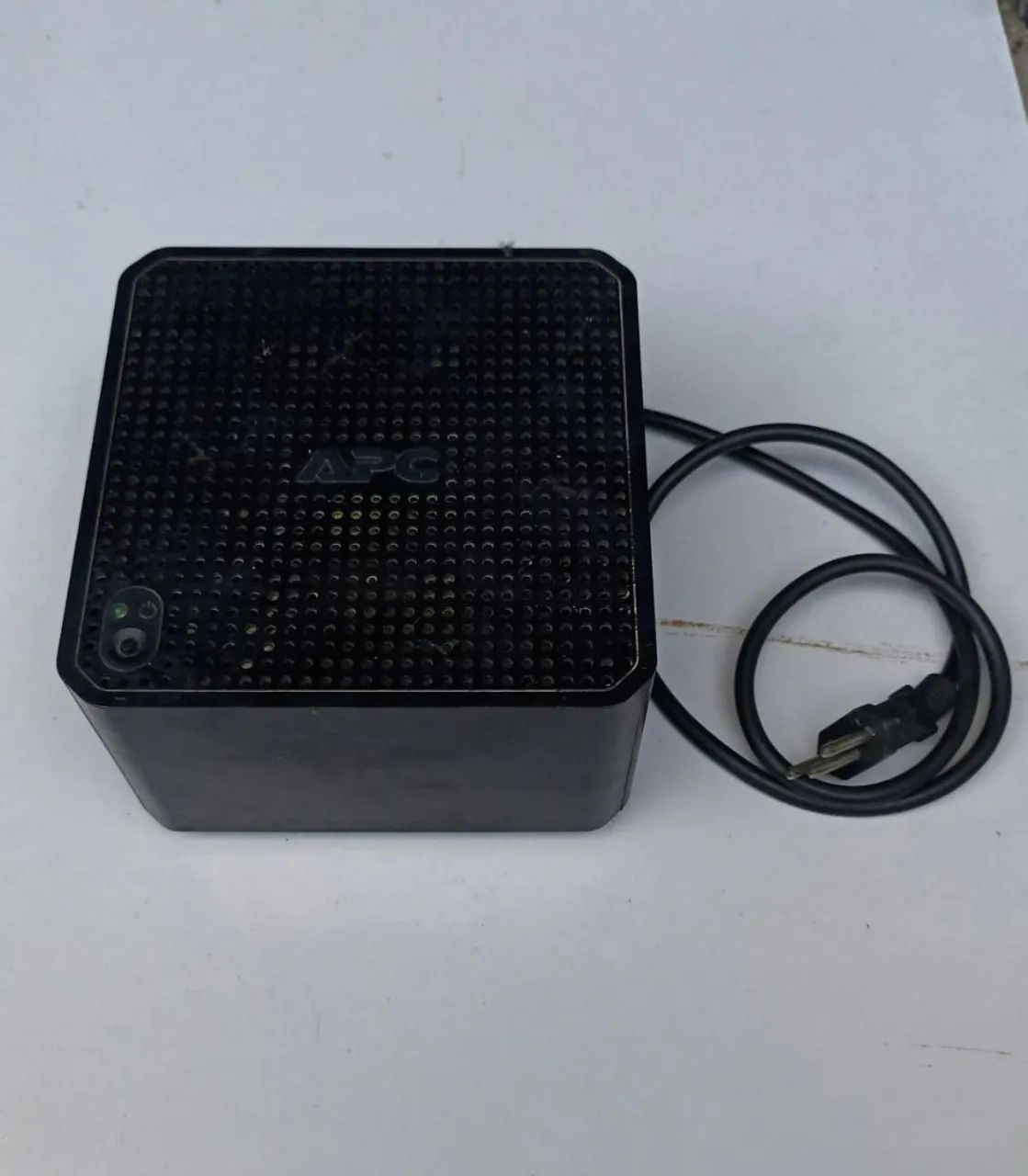 Estabilizador APC  para Pc  220/110