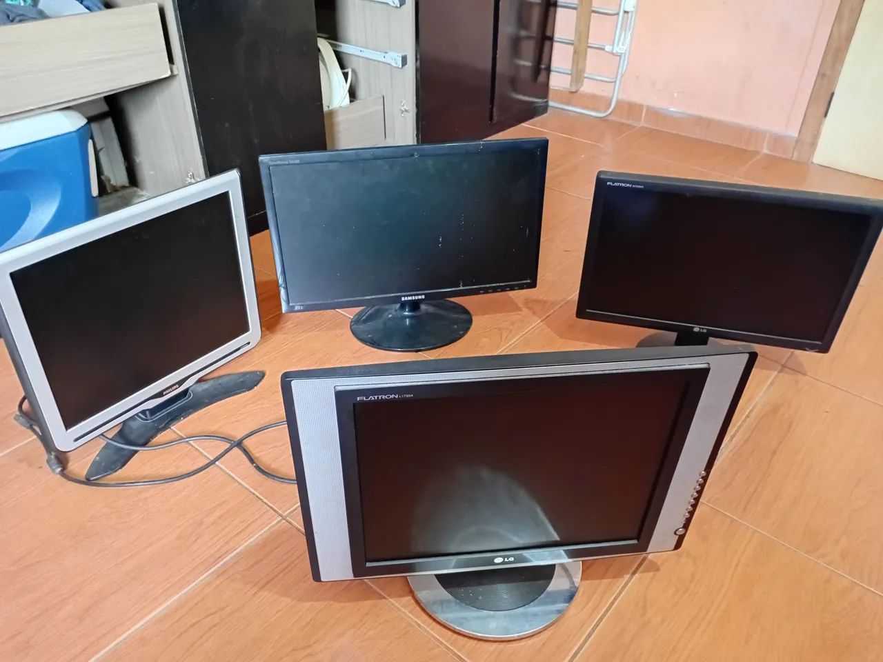 4 monitores funcionando perfeitamente 17, 22, 19, e 14  - Foto 2