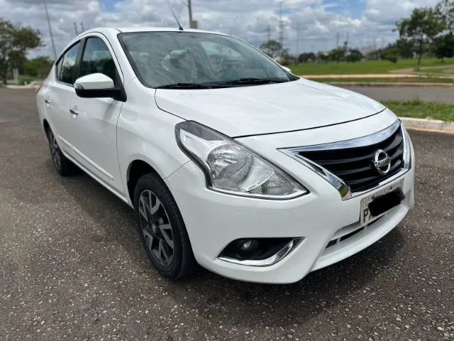 Versa unique 2017 CVT automático pouco rodado ótimo para rodar em aplicativo. 