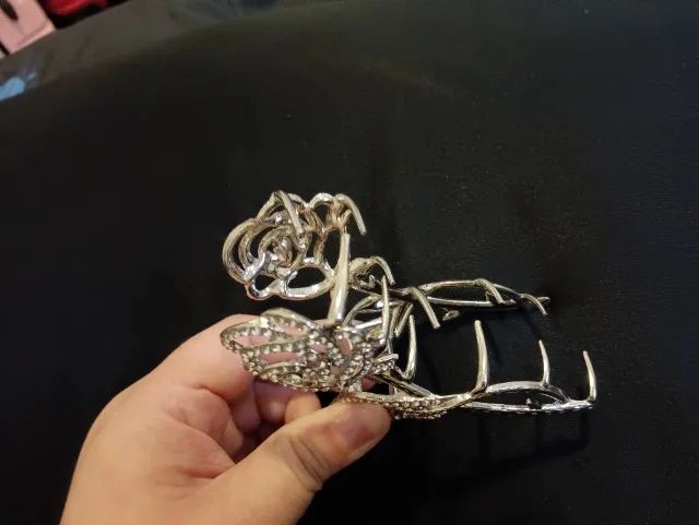 Presilha de cabelo com strass  - Foto 3