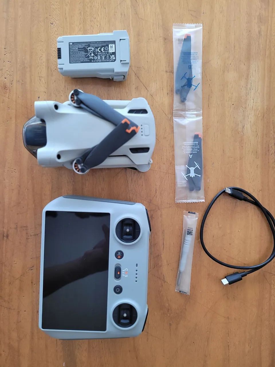 Drone DJI Mini 3 Pro Controle com Tela - Foto 3