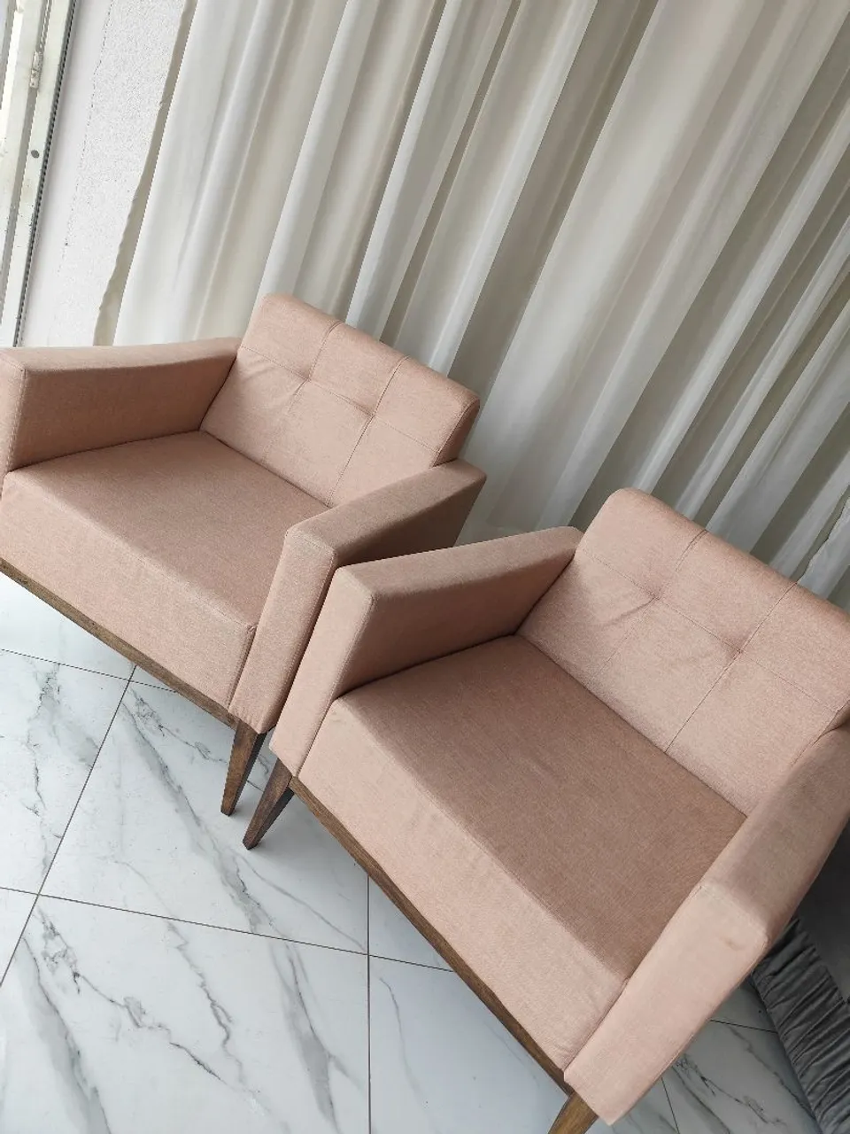 Poltronas Elegantes e Confortáveis fabricação própria