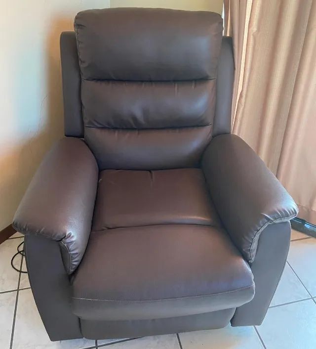 Poltrona Massageadora Reclinável Com Controle Remoto - Foto 3