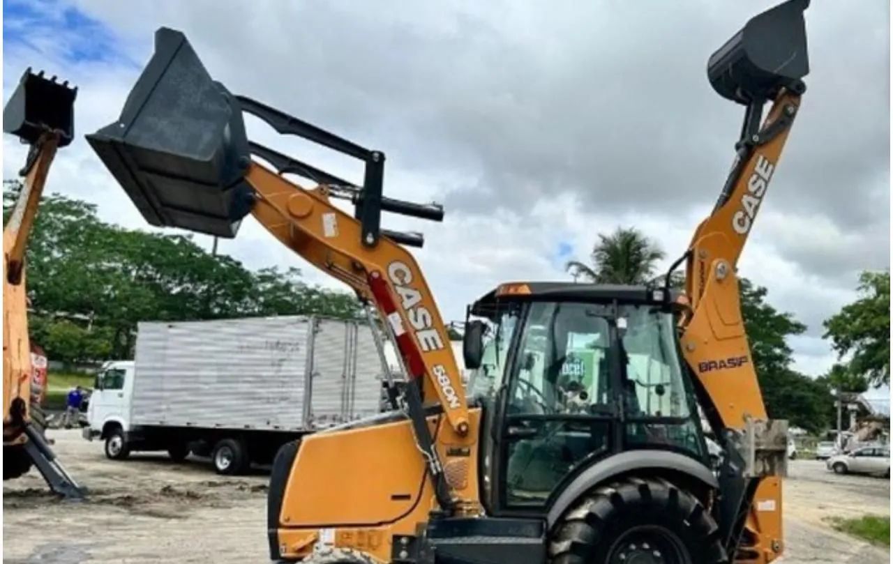 Retroescavadeira case 580n ano 2023 - Foto 4