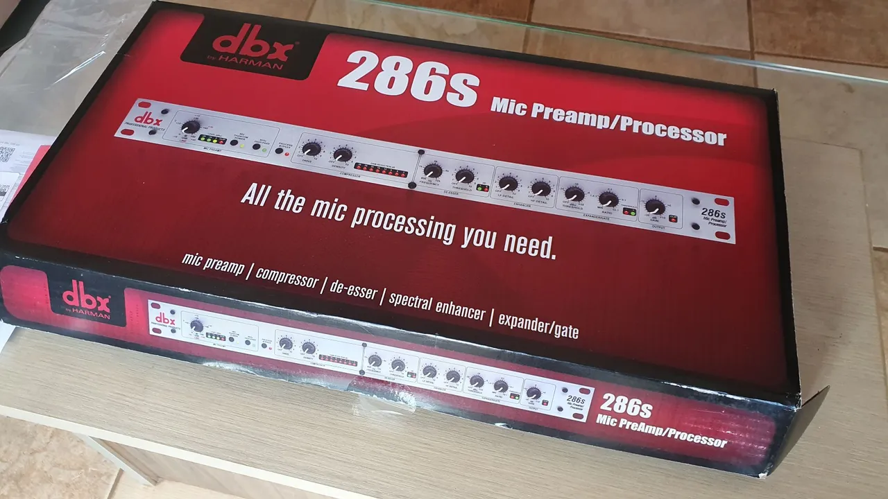 Pré-amplificador de Microfone dbx 286S zerado na caixa