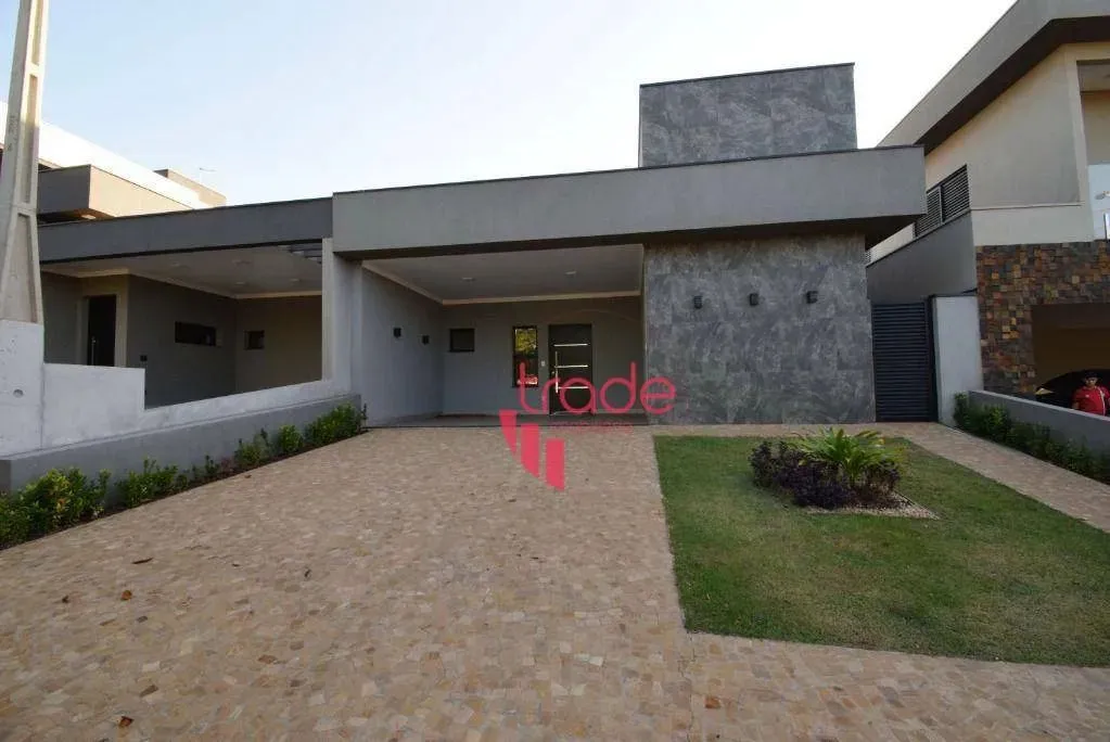 Casa em Condomínio Fechado à Venda no Bairro Recreio das Acácias em Ribeirão Preto com Pis