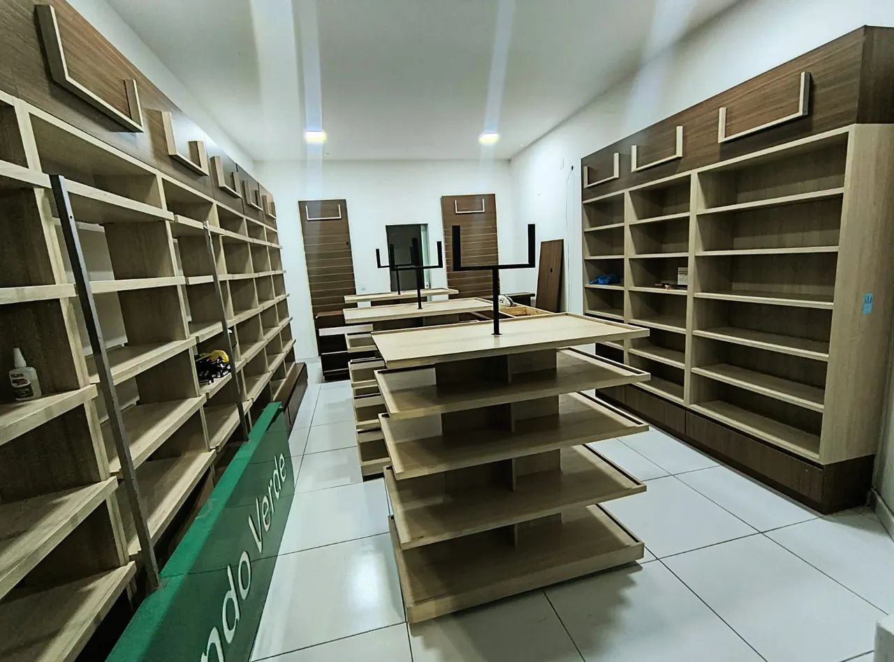 Expositores e Prateleiras para Comércio